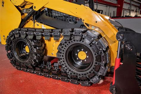 track or tire skid steer|bobcat 753 over tire tracks.